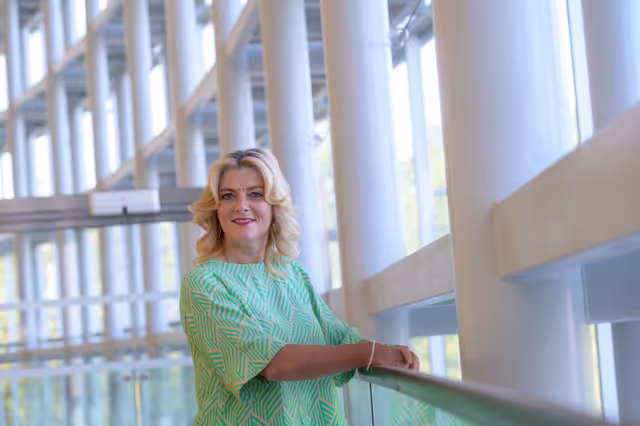 Photo 14: Ni MHURCHU Cynthia in the EP in Strasbourg