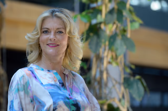 Photo 5: Ni MHURCHU Cynthia in the EP in Strasbourg