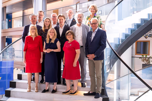Valokuva 1: Danish MEPs group photo