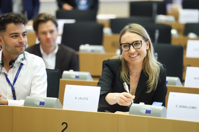 Photo 24 : ECON Committee constitutive meeting