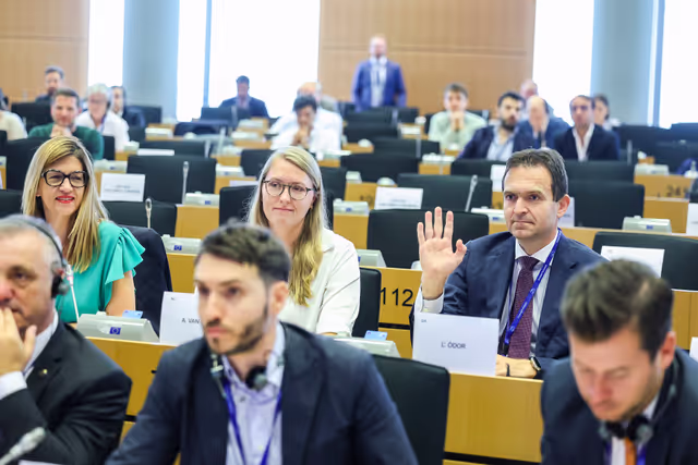 Photo 13 : ECON Committee constitutive meeting
