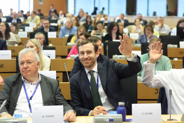 Photo 10 : ECON Committee constitutive meeting
