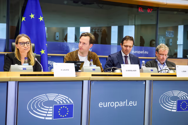 Photo 7 : ECON Committee constitutive meeting