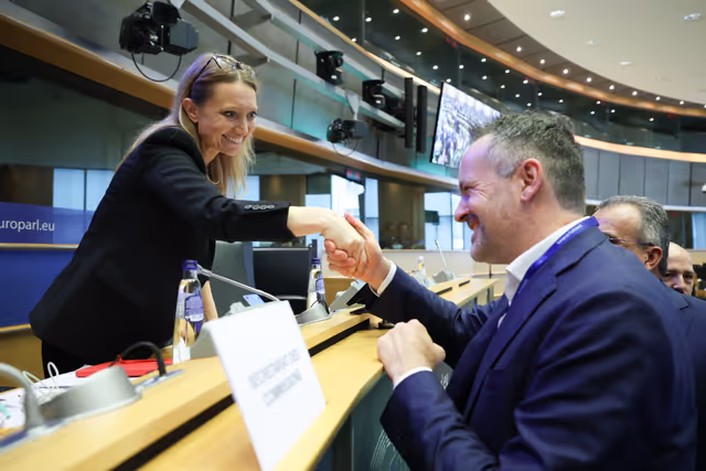 Photo 6 : ECON Committee constitutive meeting