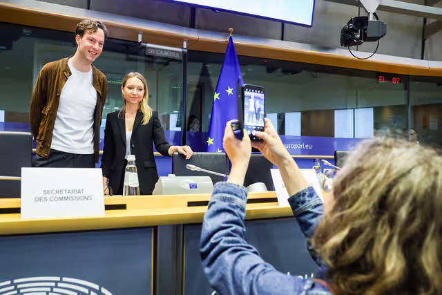 Photo 5 : ECON Committee constitutive meeting