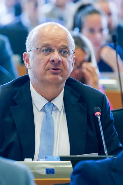 Photo 11 : ITRE Committee constitutive meeting