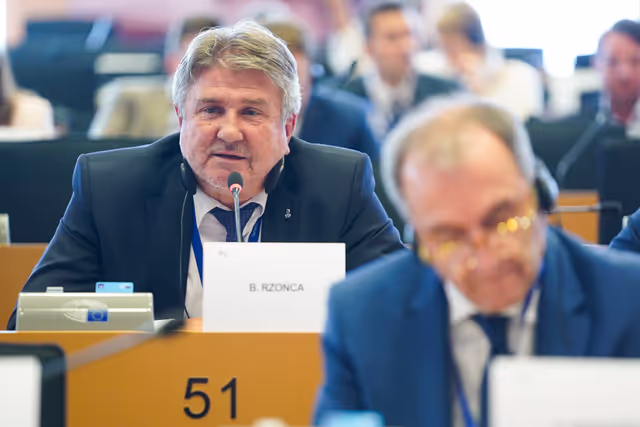 Foto 25: PETI Committee constitutive meeting