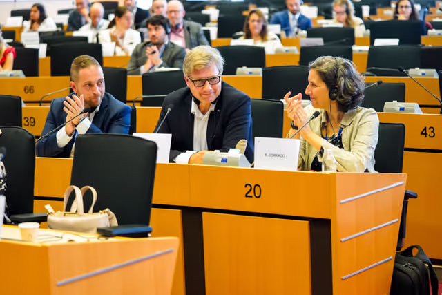 Foto 13: PETI Committee constitutive meeting