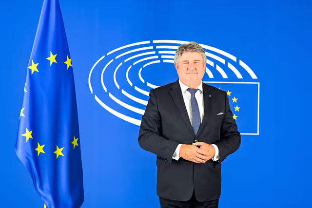 Foto 1: PETI Committee constitutive meeting