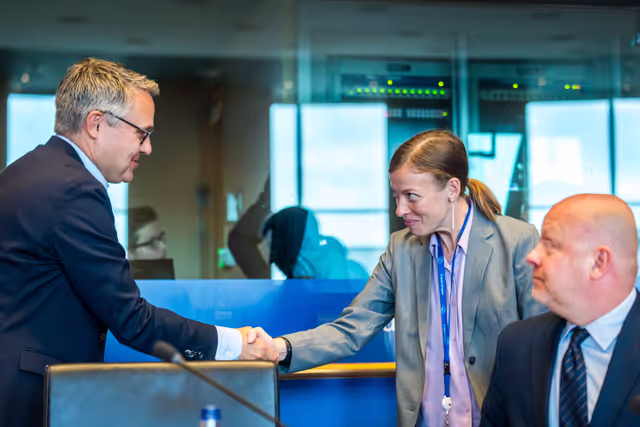 Suriet 18: EMPL Committee constitutive meeting