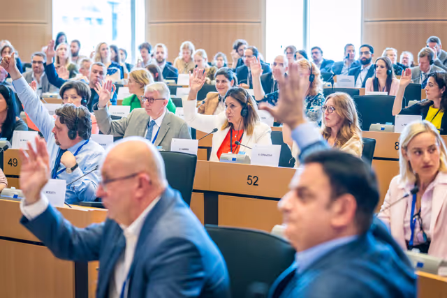 Suriet 10: EMPL Committee constitutive meeting