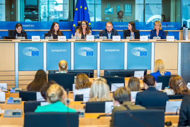 Photo 8 : FEMM Committee constitutive meeting