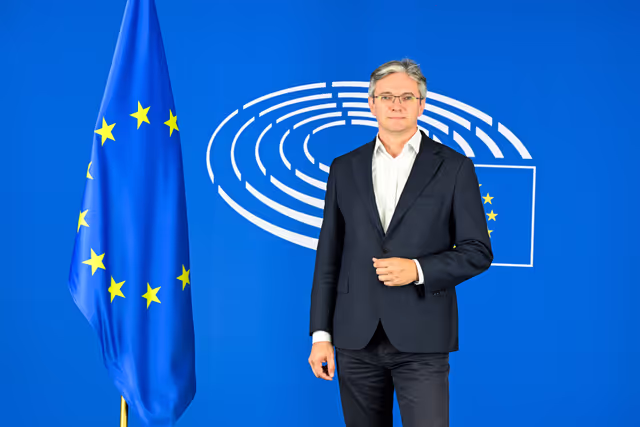 Photo 2 : SANT Committee constitutive meeting