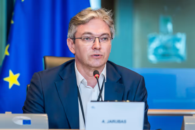 Photo 17 : SANT Committee constitutive meeting