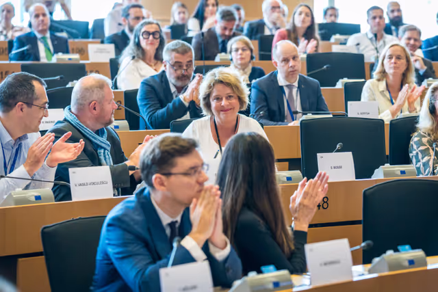 Photo 10 : SANT Committee constitutive meeting