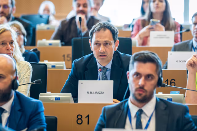 Photo 7 : SANT Committee constitutive meeting