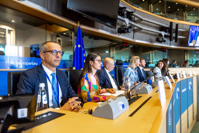 Fotografie 6: TRAN Committee constitutive meeting