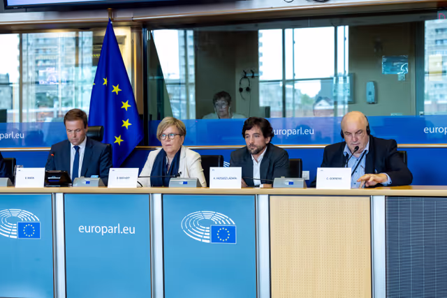 Foto 10: AFCO Committee constitutive meeting