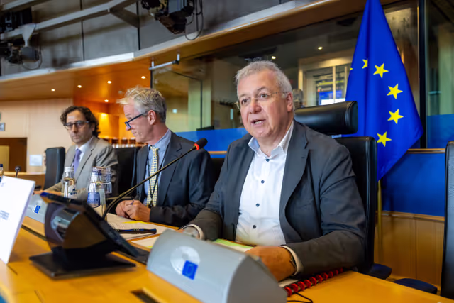 Fotografi 24: FISC Committee constitutive meeting