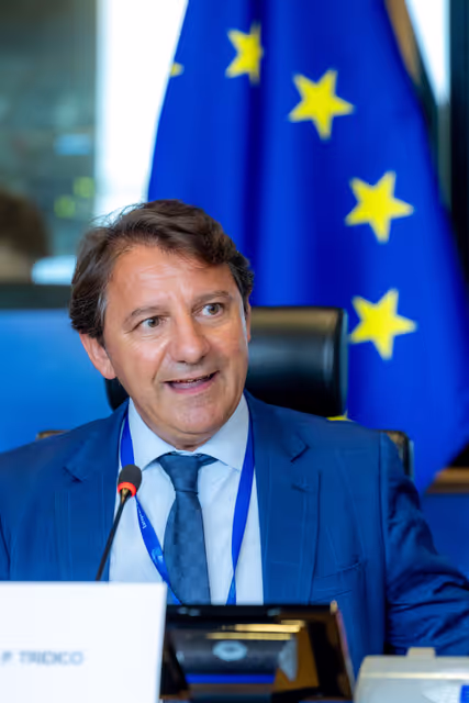 Fotografi 21: FISC Committee constitutive meeting