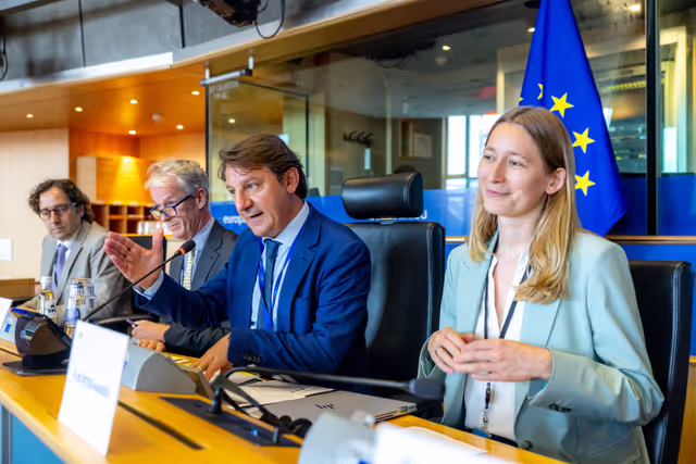 Fotografi 12: FISC Committee constitutive meeting