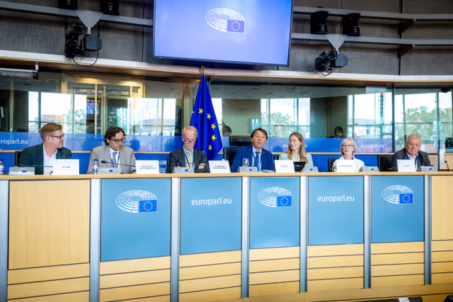 Fotografi 10: FISC Committee constitutive meeting