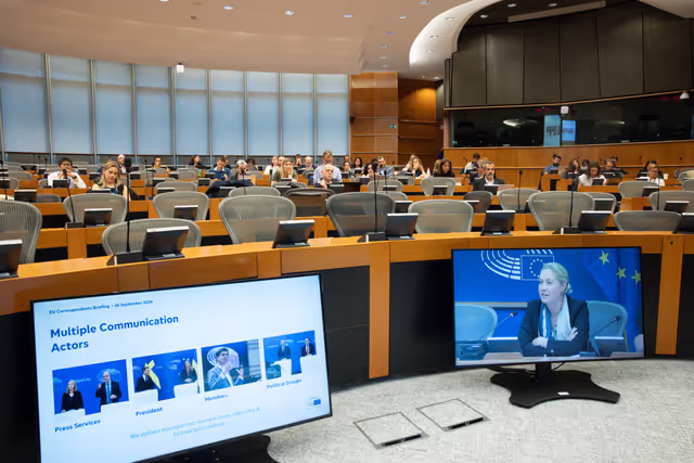 Valokuva 12: EP welcoming briefing for EU correspondants