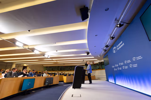 Valokuva 9: Pre-session briefing