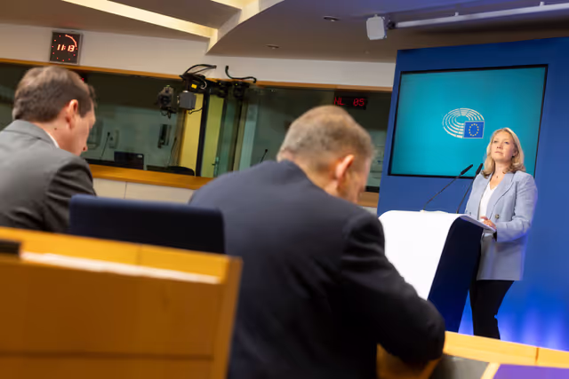 Valokuva 22: Pre-session briefing