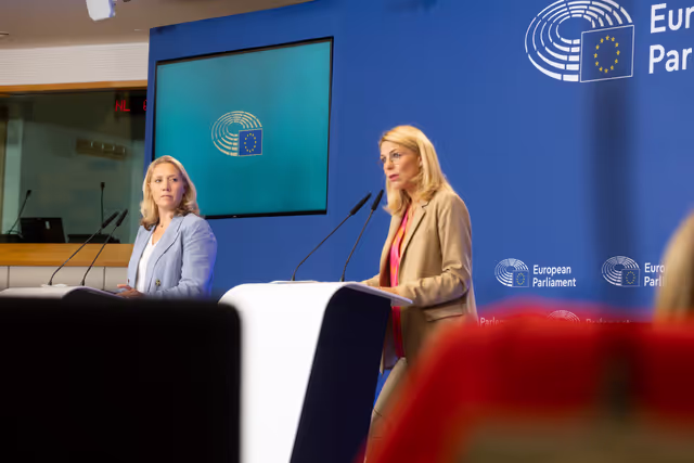 Valokuva 23: Pre-session briefing