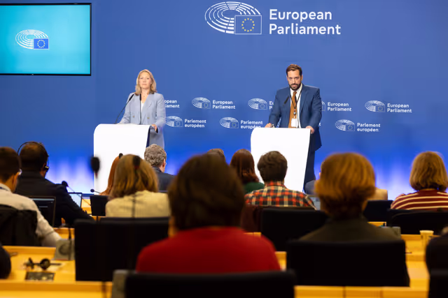 Valokuva 21: Pre-session briefing