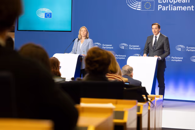 Valokuva 18: Pre-session briefing