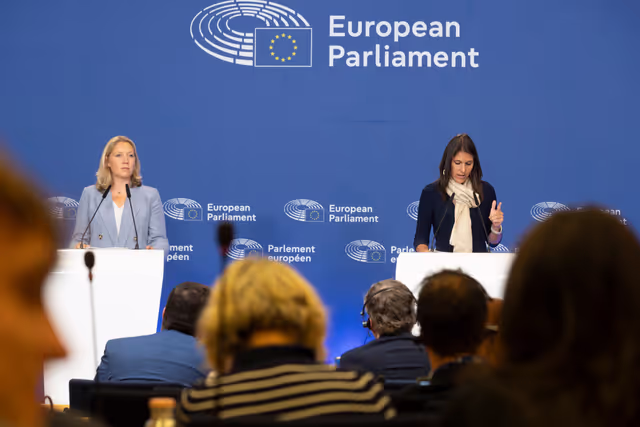 Valokuva 15: Pre-session briefing