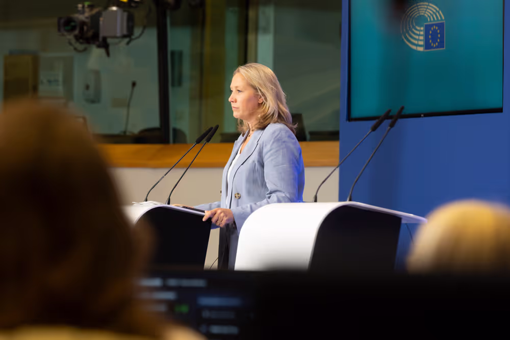 Pre-session briefing