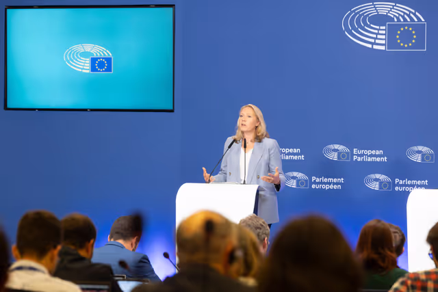 Valokuva 6: Pre-session briefing