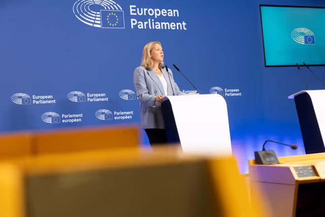 Valokuva 2: Pre-session briefing