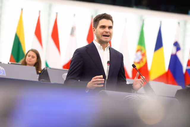 Foto 22: EP Plenary session - Commission statement - Need to prevent security threats like the Solingen attack through addressing illegal migration and effective return