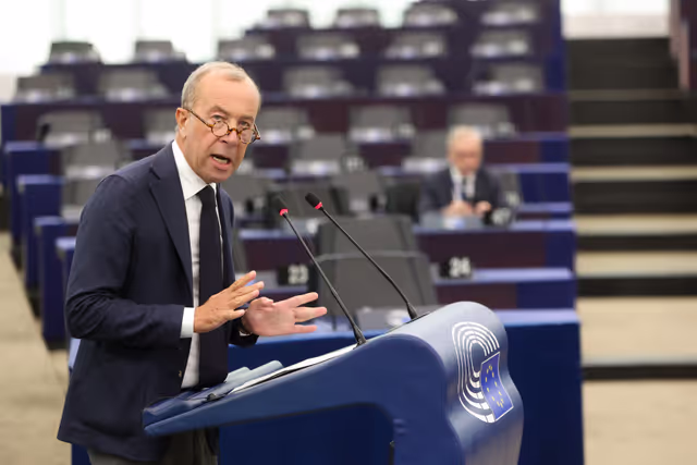 Foto 20: EP Plenary session - Commission statement - Need to prevent security threats like the Solingen attack through addressing illegal migration and effective return