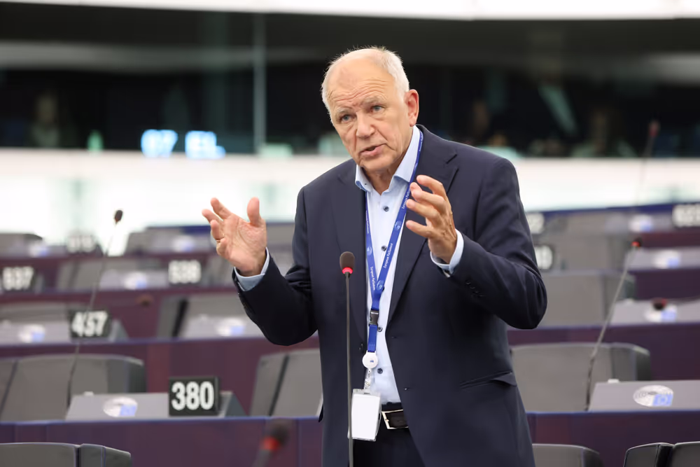 EP Plenary session - Commission statement - Need to prevent security threats like the Solingen attack through addressing illegal migration and effective return