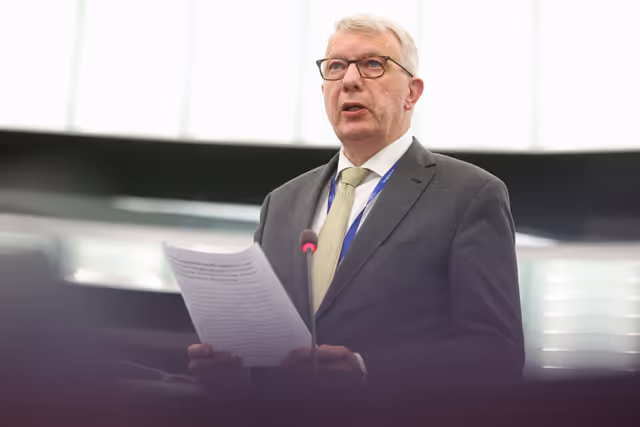 Foto 3: EP Plenary session - Commission statement - Need to prevent security threats like the Solingen attack through addressing illegal migration and effective return