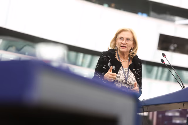 Fotografie 28: EP Plenary session - Commission statement - State of the Energy union