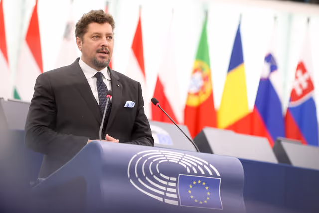 Fotografie 24: EP Plenary session - Commission statement - State of the Energy union