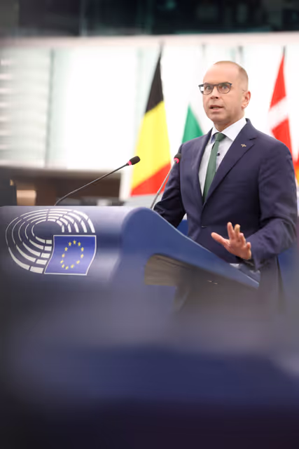 Fotografie 12: EP Plenary session - Commission statement - State of the Energy union