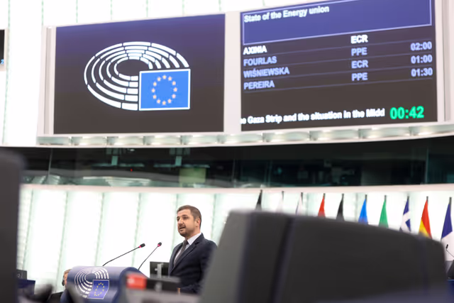 Fotografie 11: EP Plenary session - Commission statement - State of the Energy union