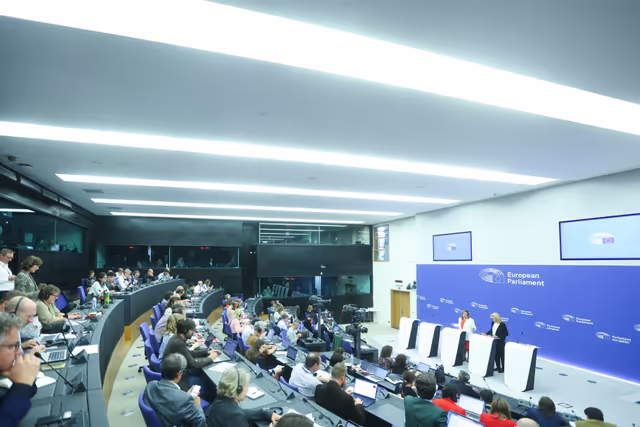 Foto 1: Press briefing S&D