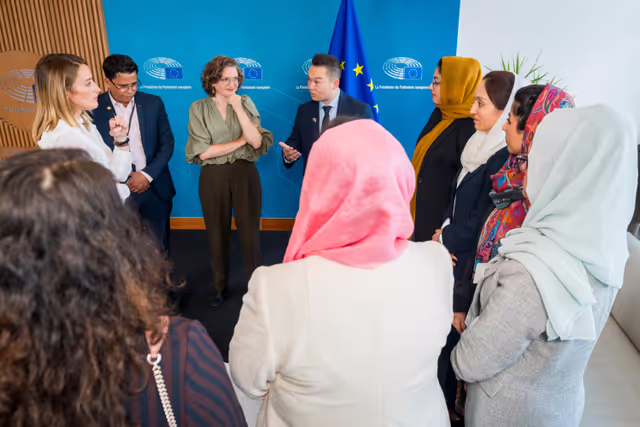 Nuotrauka 4: Roberta METSOLA, EP President meets with Afghan Women