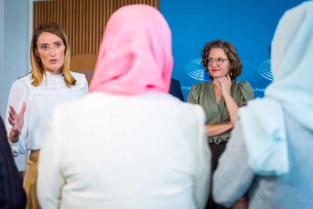 Nuotrauka 2: Roberta METSOLA, EP President meets with Afghan Women
