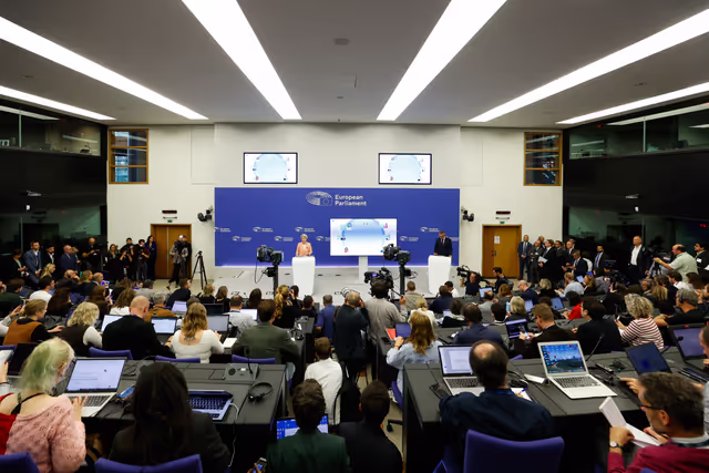 Fotografija 18: Press conference on the suggested structure and portfolios of the college of Commissioners