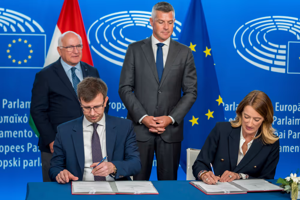 LEX signing ceremony in presence of Roberta METSOLA, EP President and János BOKA, Hungarian Minister for European Affairs, on behalf of the Hungarian Presidency