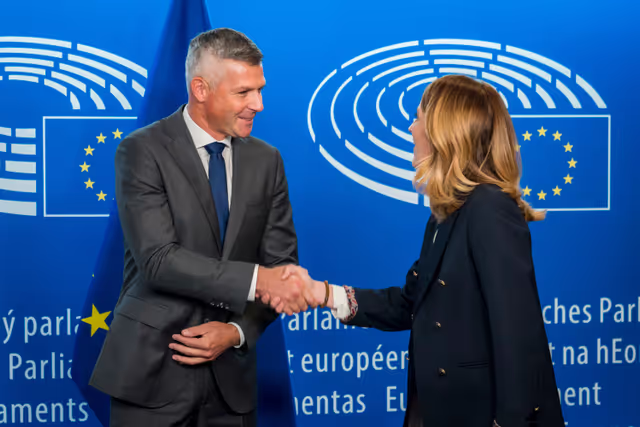 Fotografi 5: LEX signing ceremony in presence of Roberta METSOLA, EP President and János BOKA, Hungarian Minister for European Affairs, on behalf of the Hungarian Presidency